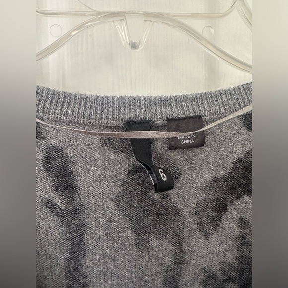 Women’s H&M Gray and Black Animal Print Cardigan - Picture 7 of 7